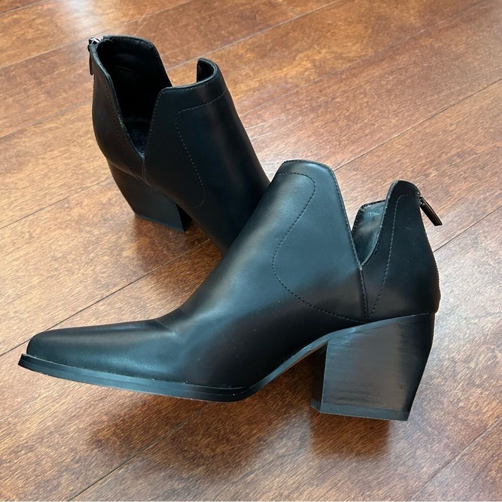 Vince Camuto Doralli Women's Vegan Black Pointed Toe Western Ankle Boots Size 7 - Picture 3 of 16